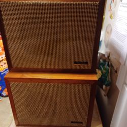 Pair MCM Realistic Solo 1 Bookshelf Speakers