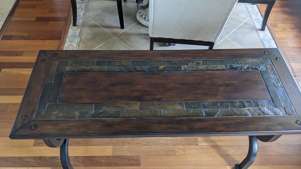 Rooms To Go Center And Console table