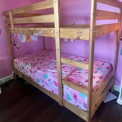 Wood bunk bed