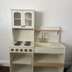wood play kitchen