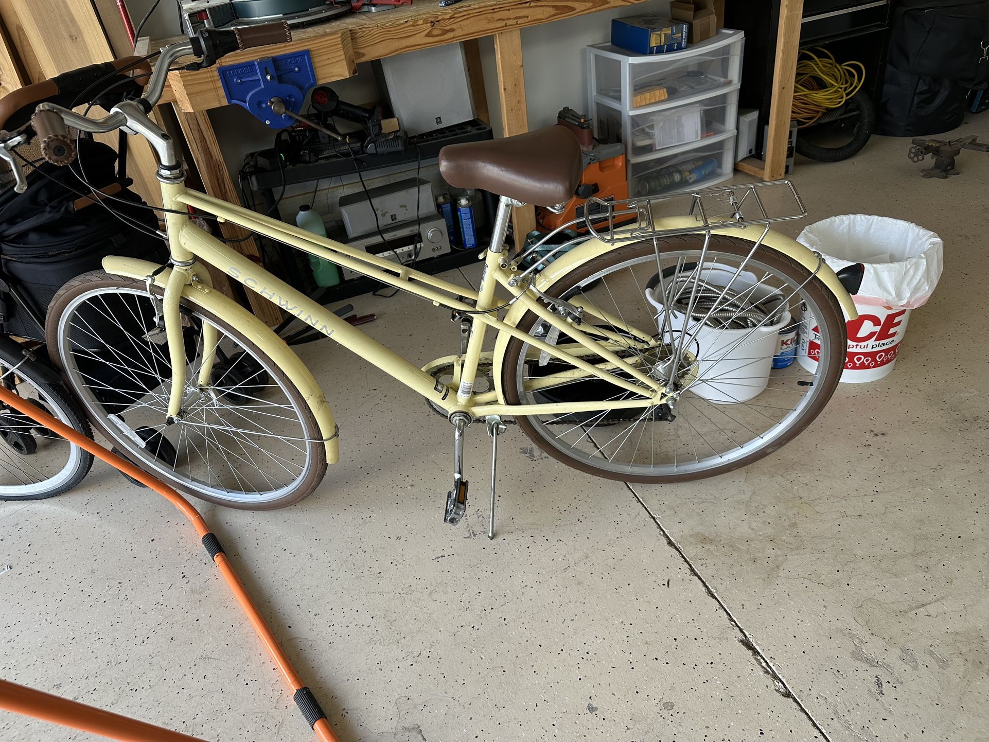 Schwinn Hybrid Cruiser 