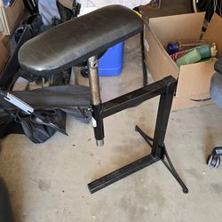 Adjustable arm rest for tattooing