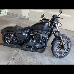 2017 Harley Davidson XLIRON883