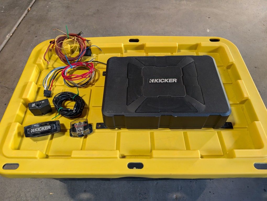 Kicker Hideaway Powered Subwoofer