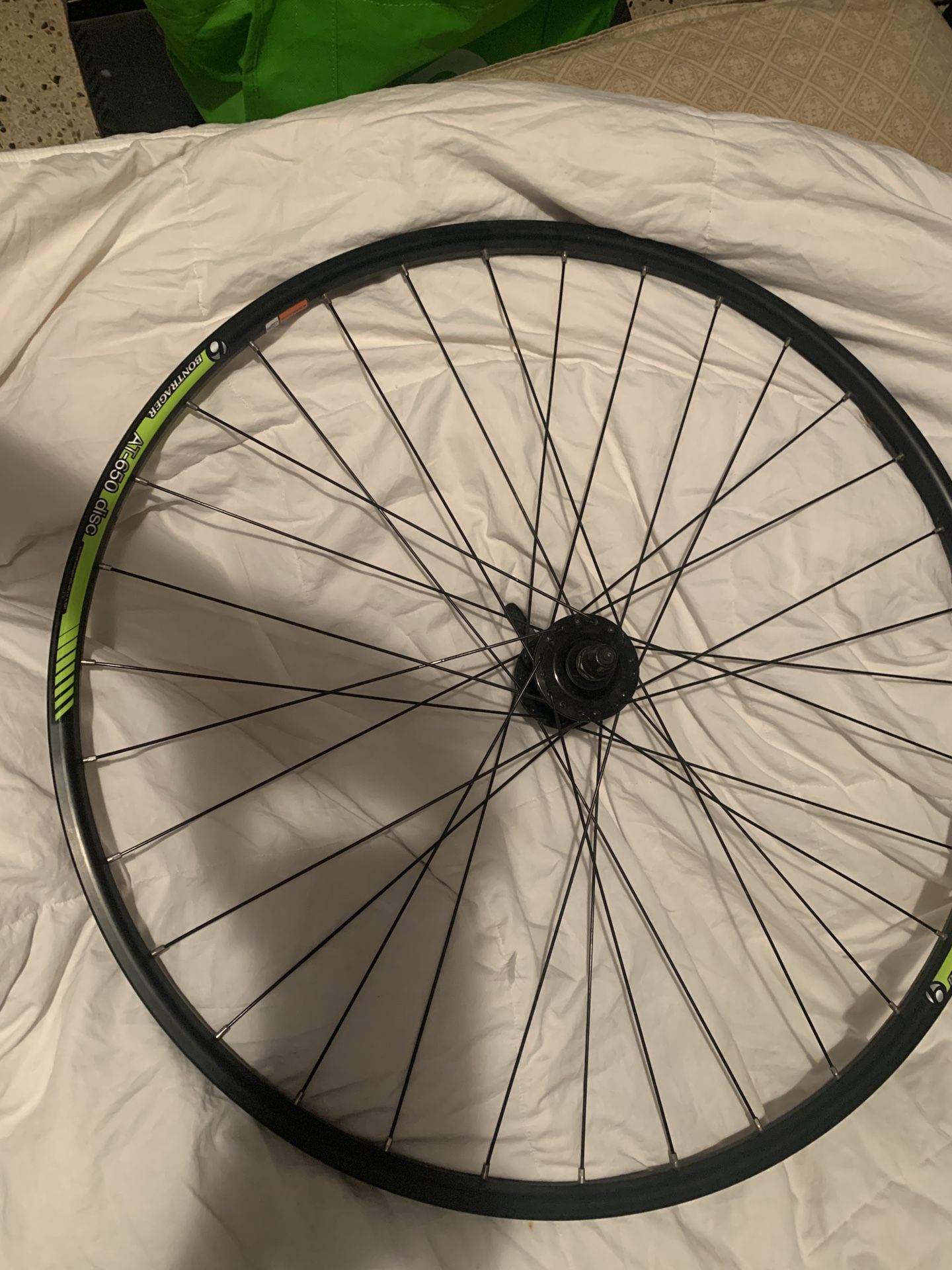 Like New condition Rim Bontrager AT 650