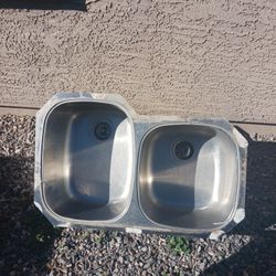 Dual Sided Sink Clean Asking $50 Cash Must Pick Up Broadway And APACHE BUCKEYE AZ CASH ONLY PLS THANKS 👍 