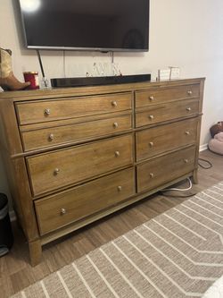 Wood Dresser with 8 Drawers