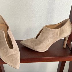 Beautiful Vince Camati spring heel