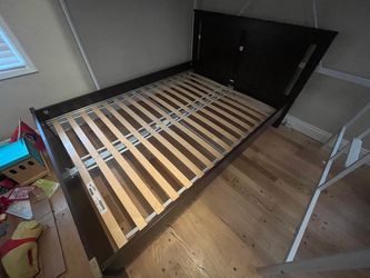 Queen size dark Brown Wood Bed Frame with Slats