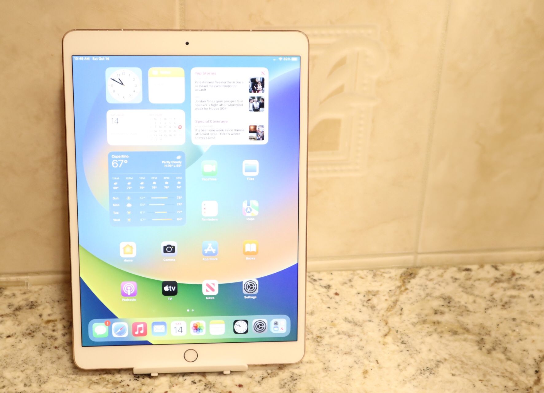 iPad Air 2 Rose Gold Like New