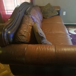 Leather Sofa And 3 Table 1 entry Table 1 Desk Computer 