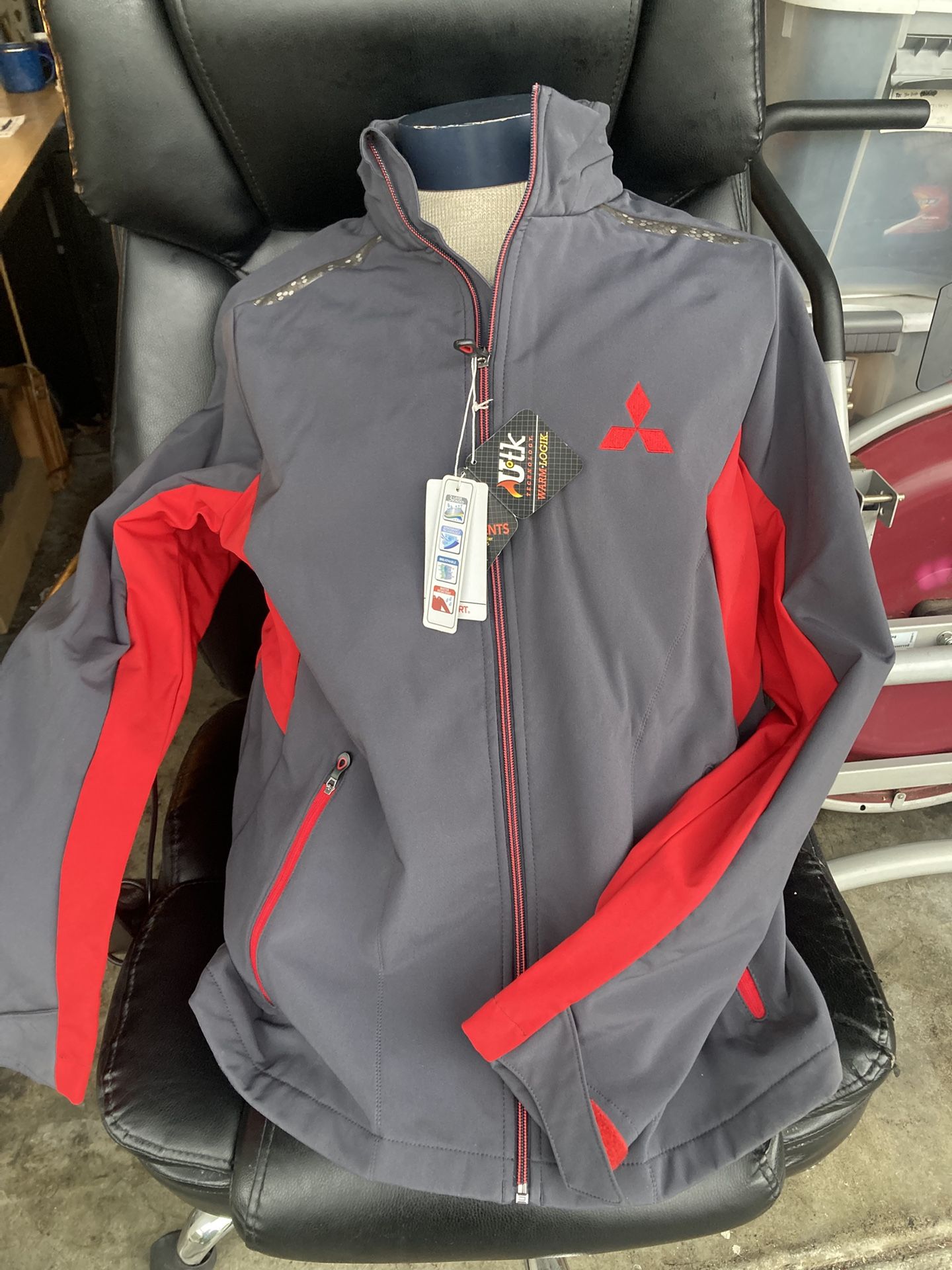 North End Sports Soft Shell Jacket. Large