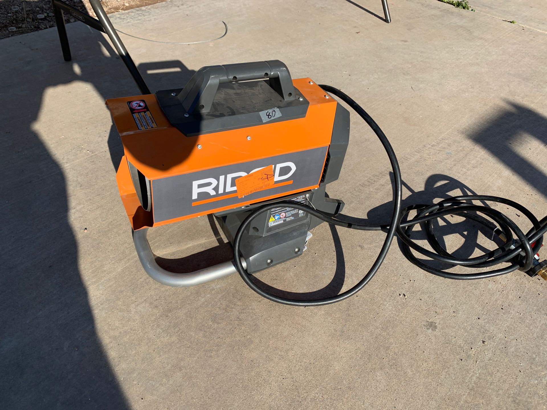 RIDGID 18Volt 60K BTU Hybrid Forced Air Propane Portable Heater for