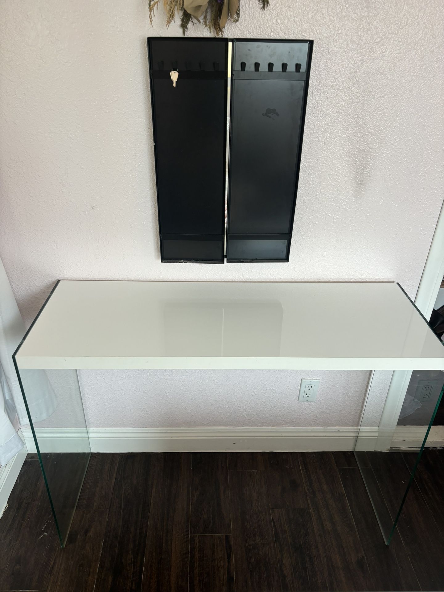 Desk/Table