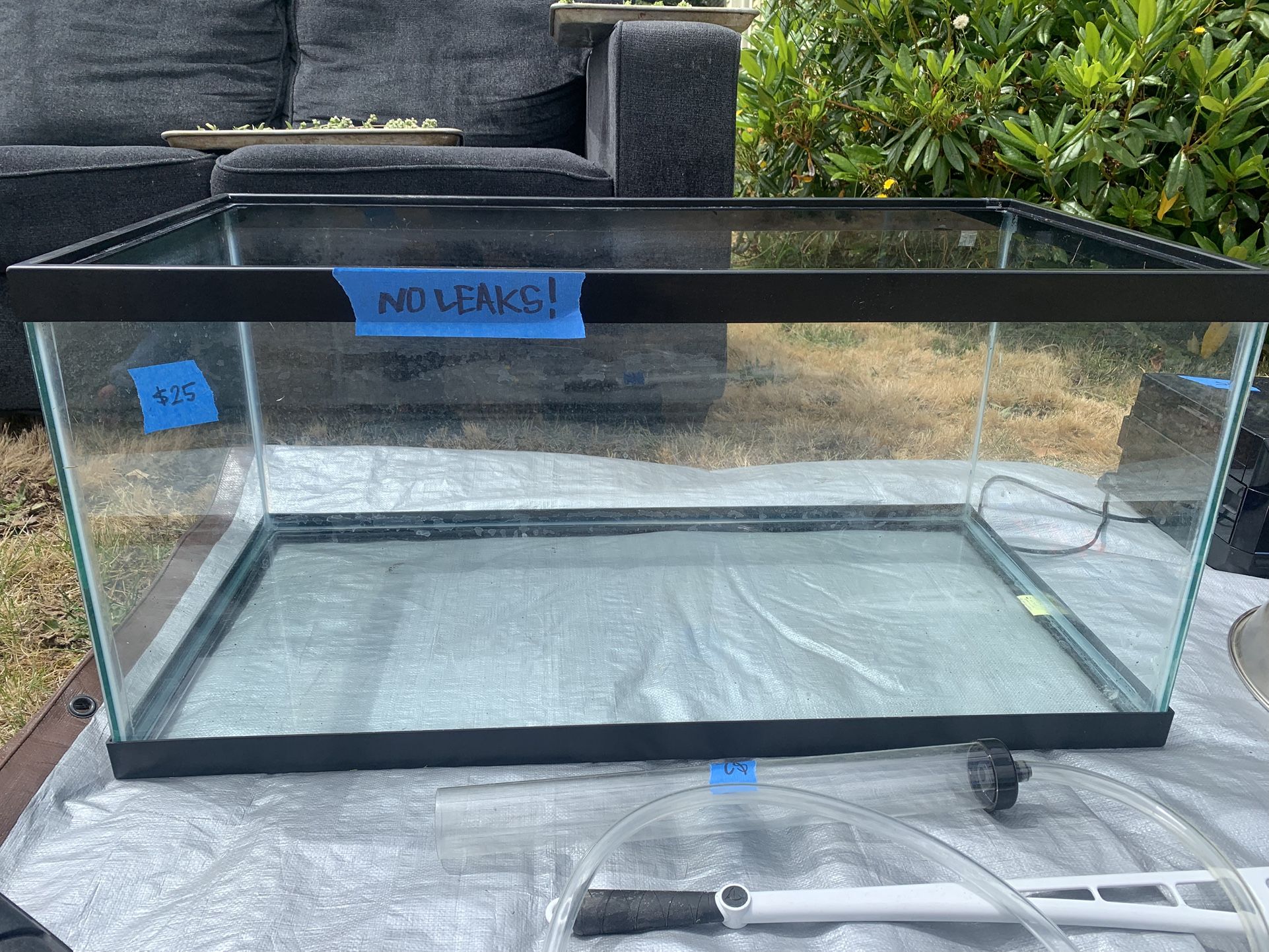FISH TANK/AQUARIUM - 40gal