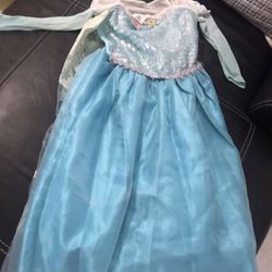 Halloween Elsa costume, Size 5/6 -great Condition . 