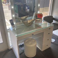 Vanity Set! $899! Easy Financing! With Stool! 📲💻💙 