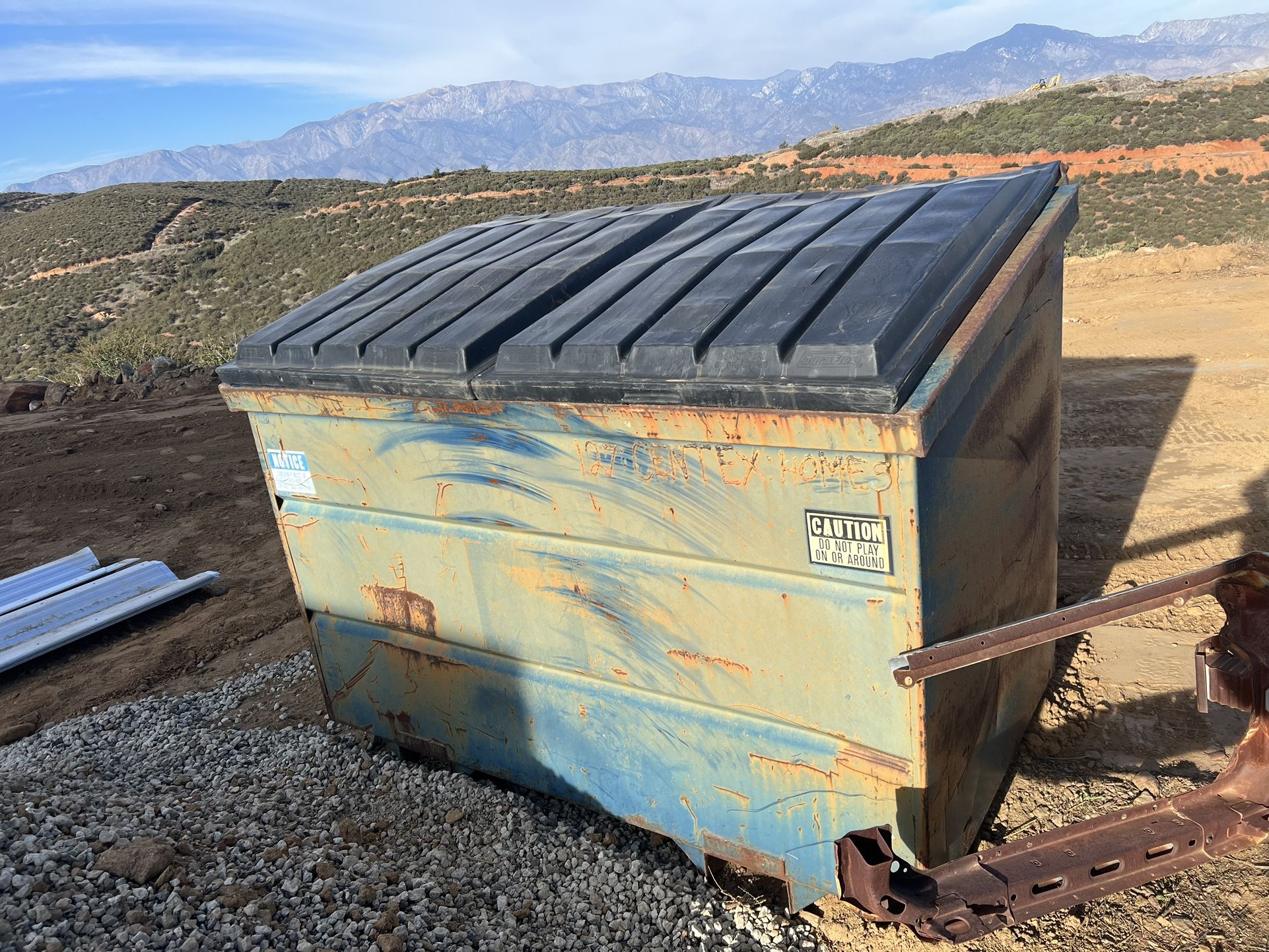 2 Used 4ft X 6 Foot Dumpsters With Lids for Sale in Banning, CA OfferUp