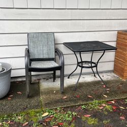 Outdoor table and set of four chairs