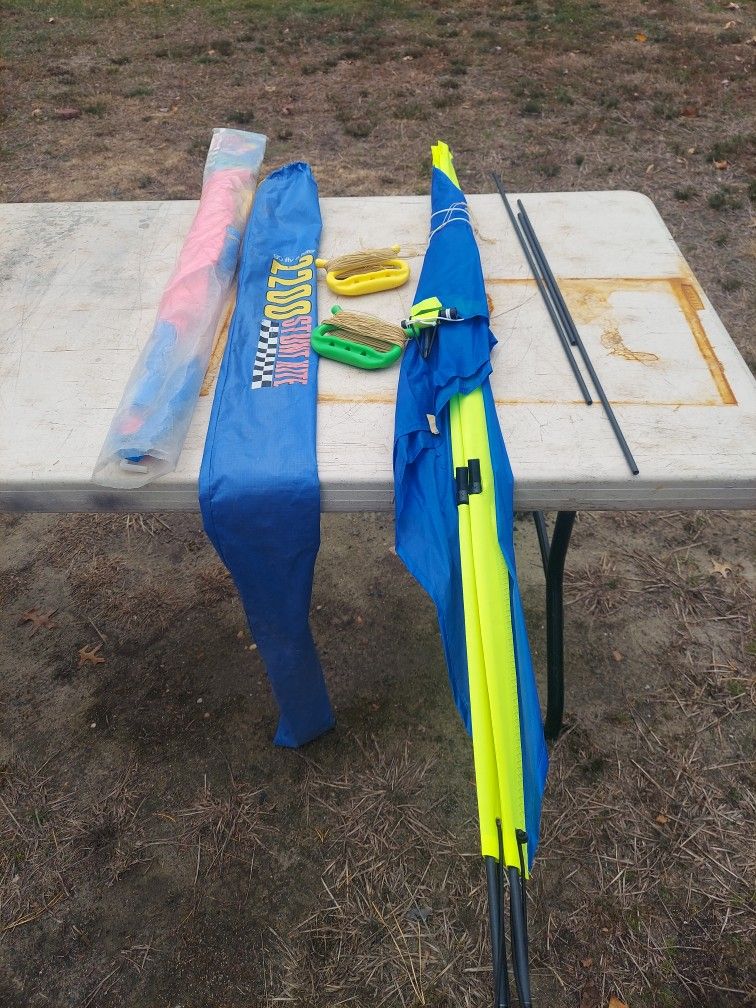 2 kites. $5 for everything.