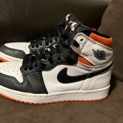Air Jordan 1 Retro High OG 'Electro Orange' men’s 6 women’s 8