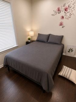 Bed Queen size