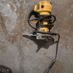 Corded Dewalt Variable Speed Compact Router. 