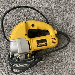 Dewault Dw317 5.5 Amp Corded Orbital Jigsaw 