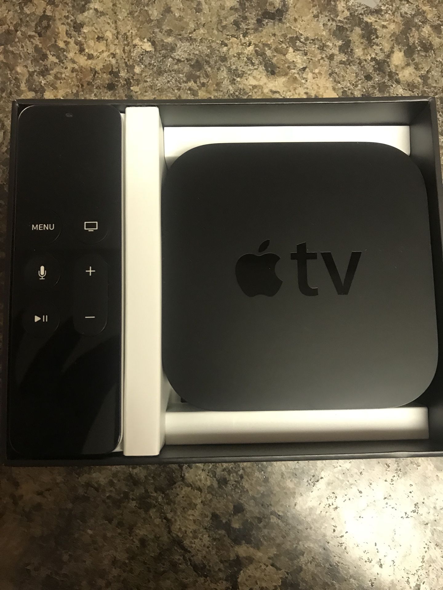 Apple TV (w box)