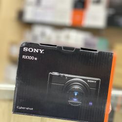 Sony RX100 VII Digital Camera