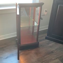 Lighted Crystal Hutch