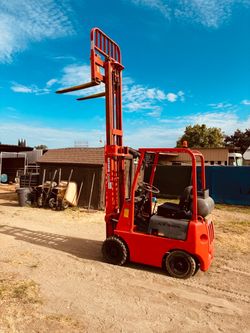 Forklift (READ DESCRIPTION)