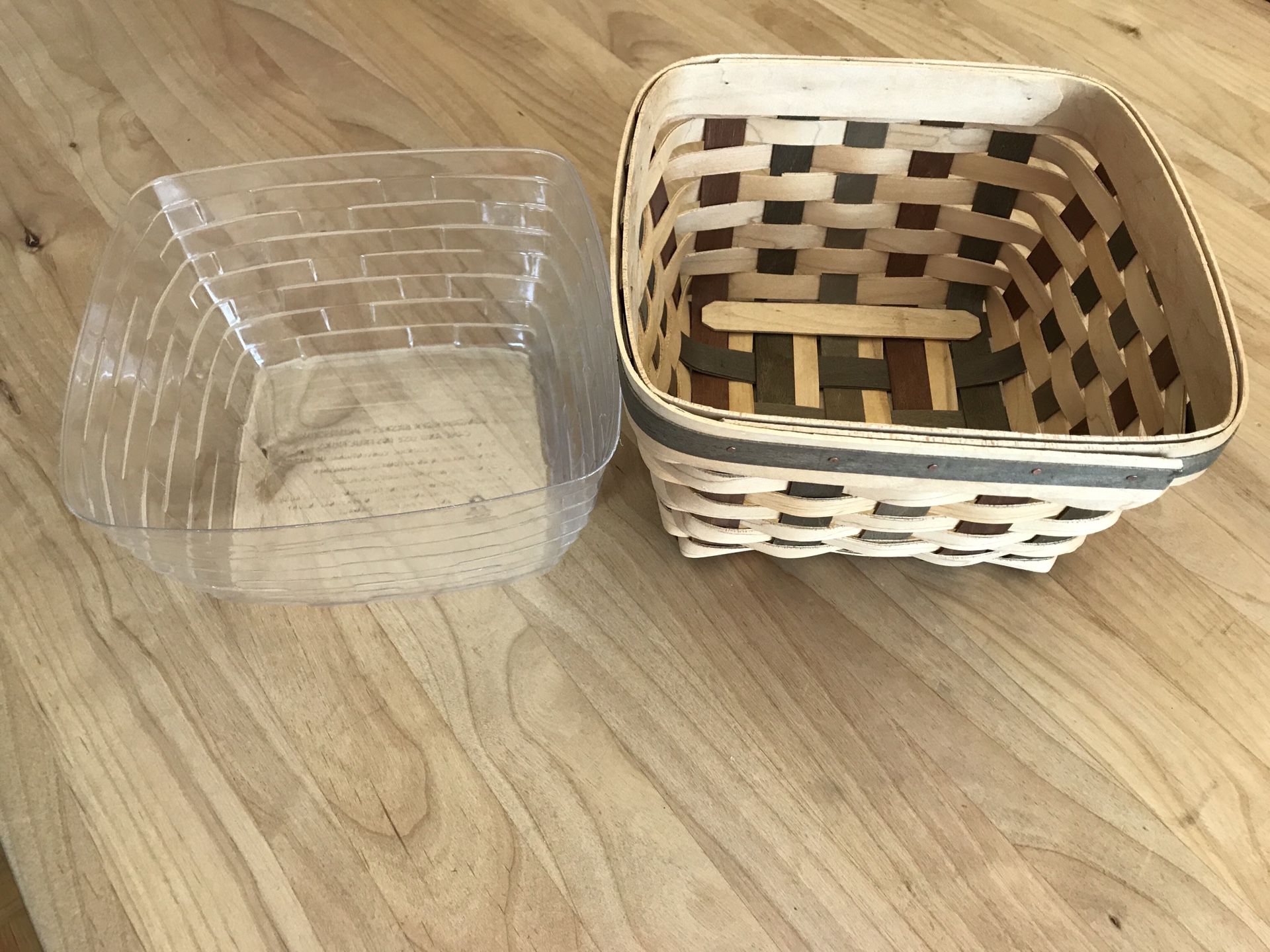 Medium Size 2006 Longaberger Basket (7.5 x 7.5) With Plastic Liner American Craft Traditions