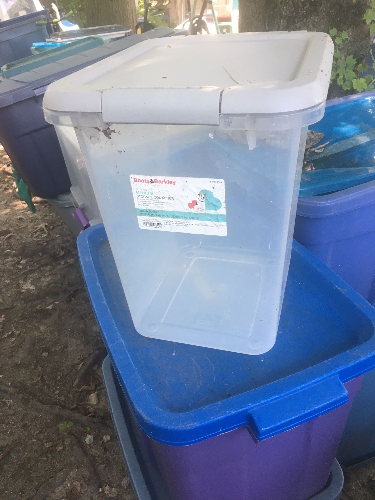 Pet food storage container with lock lid only $10