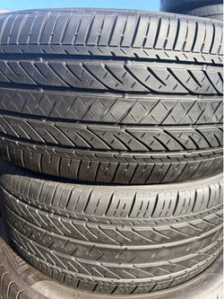 (2) 235/40R19 PAIR OF USED TIRES BRIDGETONE 70% LIFE !!