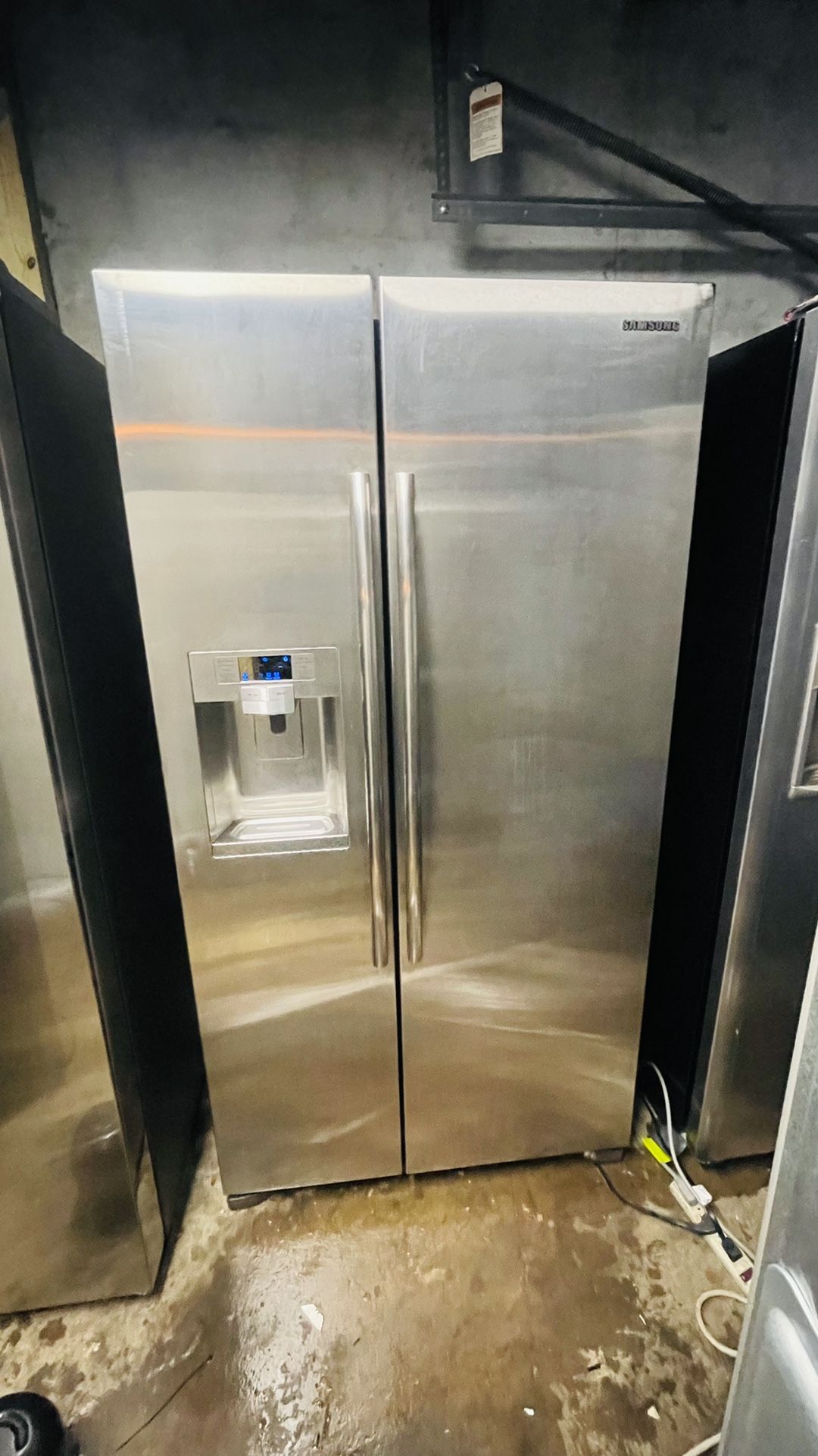 Samsung Fridge Like New Delivery Included