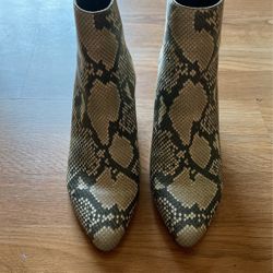 Booty Boots Snake Skin Size 7