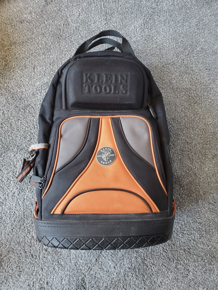 Klein Tools 39 Pocket Tool Bag Backpack