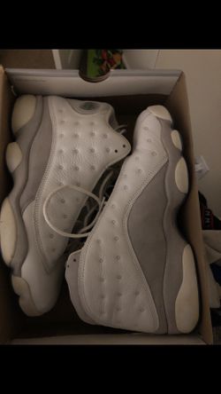 Neutral grey jordan 13 (2005)