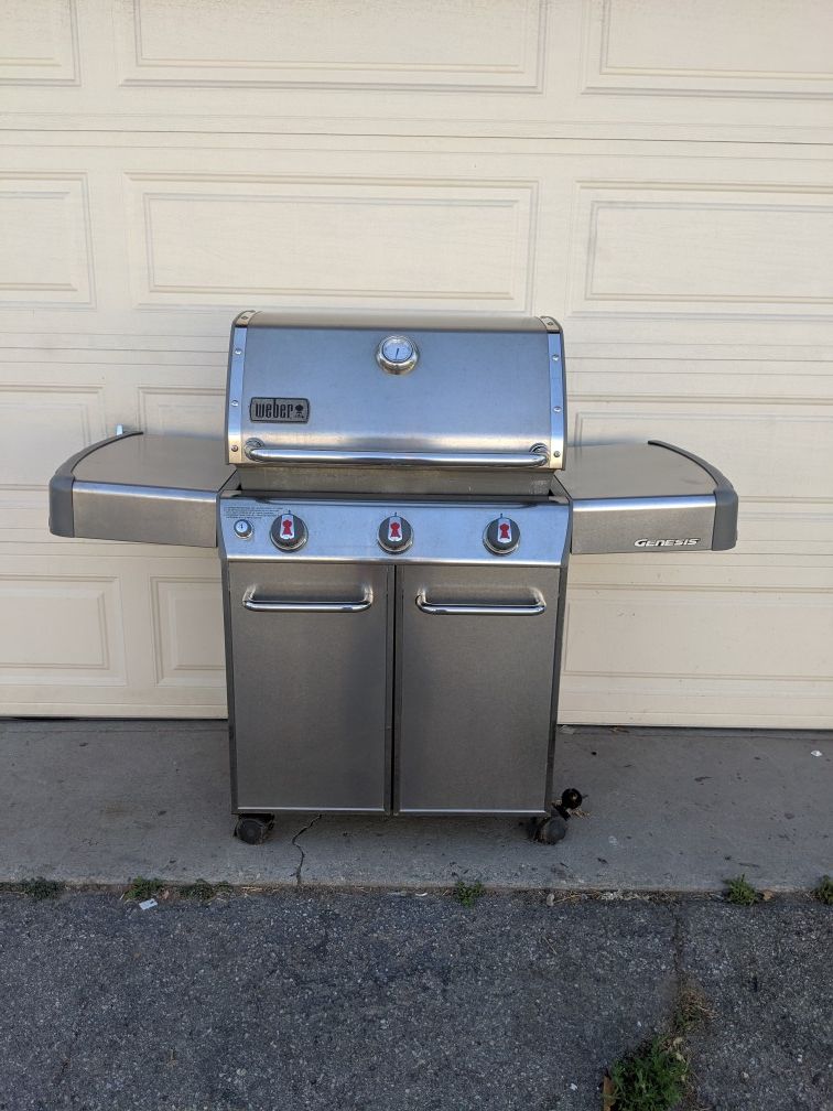 WEBER GENESIS 3 BURNER PROPANE GRILL 6550001 S-310 Stainless-Steel