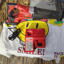 Milwaukee Saw Saw with Battery And Charger