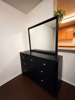 Bedroom set