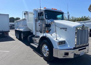 Dump truck