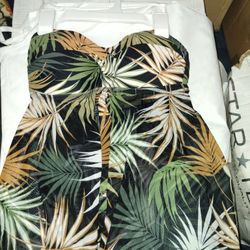 Shade And Shore Size Small Swimwear Top