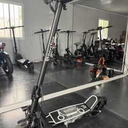 Long-range small scooter