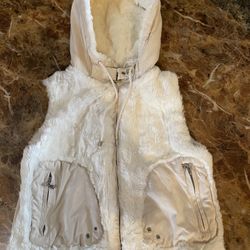 Girls 7/8 Warm and Fluffy Vest 