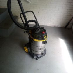 Stanley 8 gallon Shop Vac