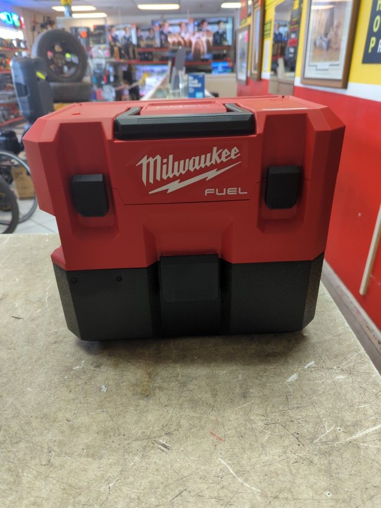 Milwaukee Shop Vacuum 