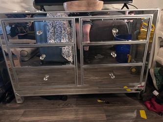 Mirrored dresser