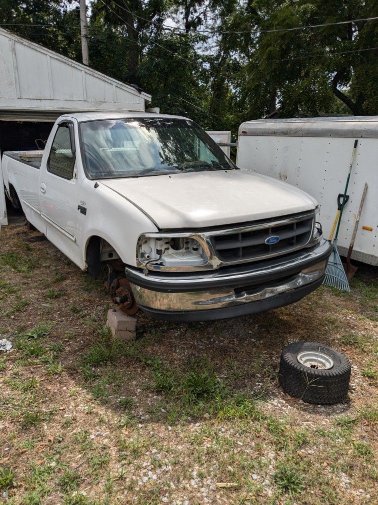 1997 Ford F-150 Series Front Clip